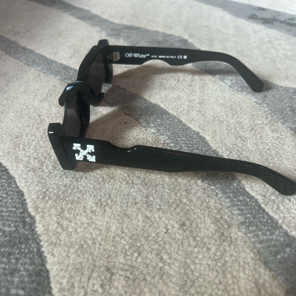 OFF-WHITE sunglasses - Picture 2 of 6